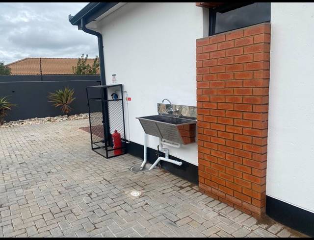 4 BEDROOM HOUSE FOR SALE IN AERORAND
